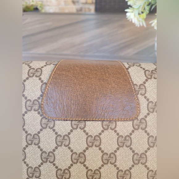 Vintage GUCCI Clutch - Picture 16 of 16